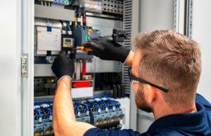 7 Signs to Get Circuit Breaker Repairs in Pasadena - Electrician Pasadena.